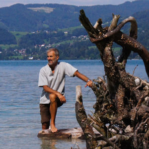 Karl Mayer, Gestalter von Kunstobjekten aus Schwemmholz